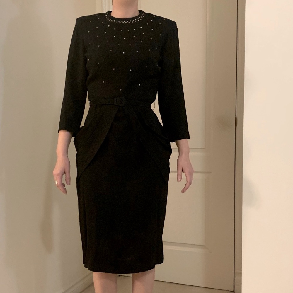 GORGEOUS VINTAGE 1940’s BLACK DRESS
